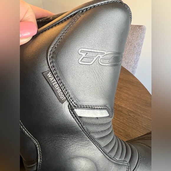 SOLD. - TCX Ladies Motorcycle Riding boot - Picture 6 of 10